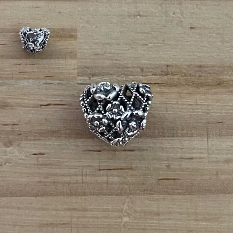 Charm Corazón Mummy