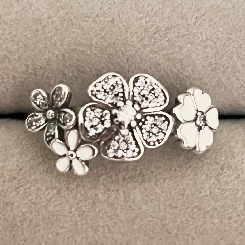 Anillo flor poeta