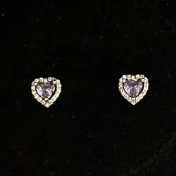 Arete de Corazón Piedra Morada