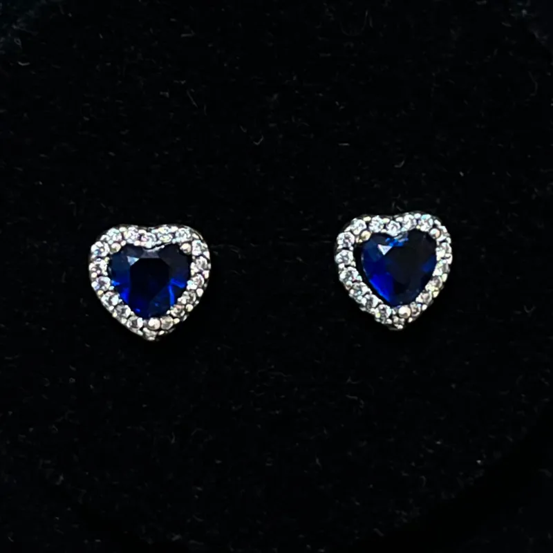 Aretes de corazón azul 