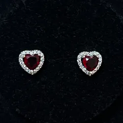 Aretes de Corazón piedra roja 