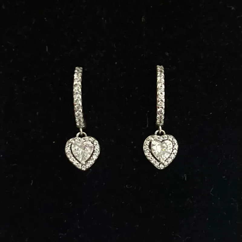 Argollas corazón colgante blanco 