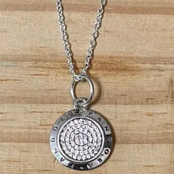 Cadena logo plateado  