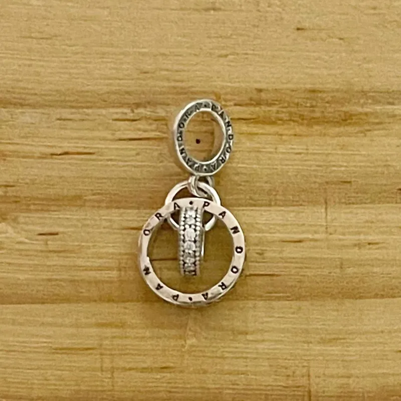 Charm aros entrelazados 