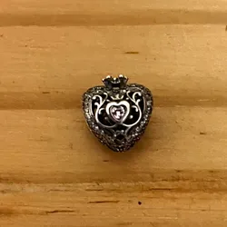 Charm corazón corona 