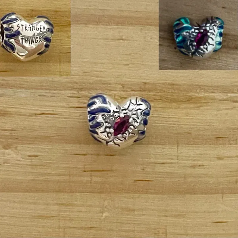 Charm Corazón Stranger Things 