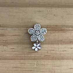 Charm Flor Margarita de Brillo