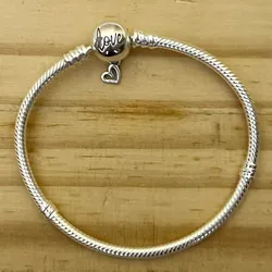 Pulsera flexible cierre love