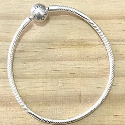 Pulsera Flexible Clásica Cierre Essence