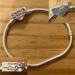 Pulsera flexible stranger things 