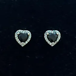 Aretes corazón de piedra negro 