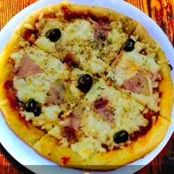Pizza Bacón y Aceituna 