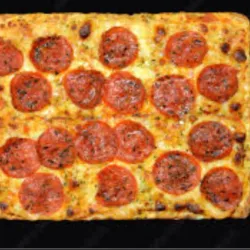 Pizzas Especial de Queso Gouda y Chorizo Montero