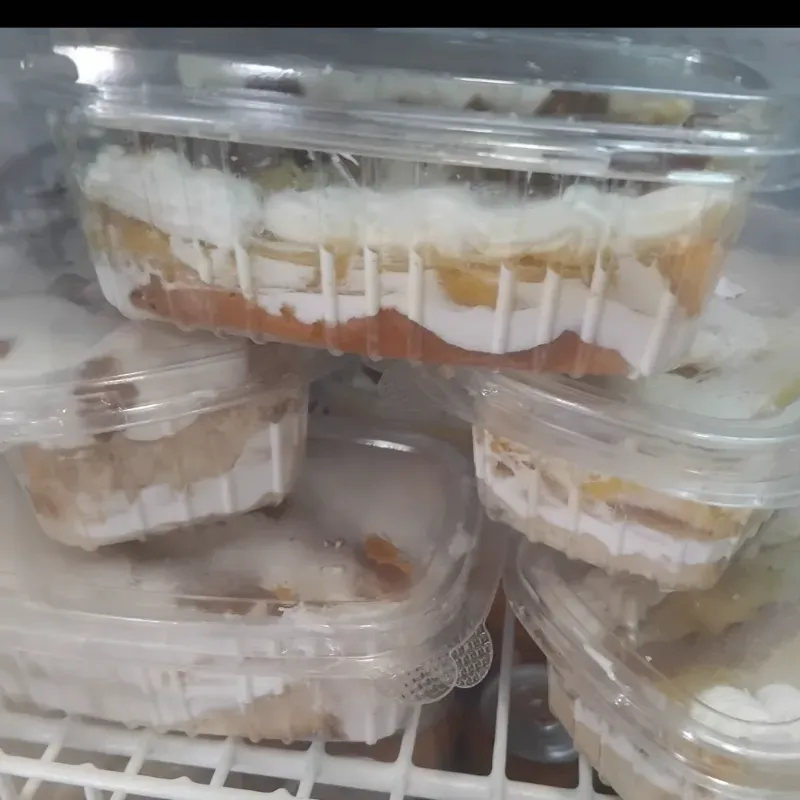 Tres Leche con relleno de nata y dulce de leche