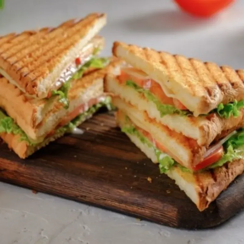 Sandwich de Jamón Bravo y Queso Mozarella 