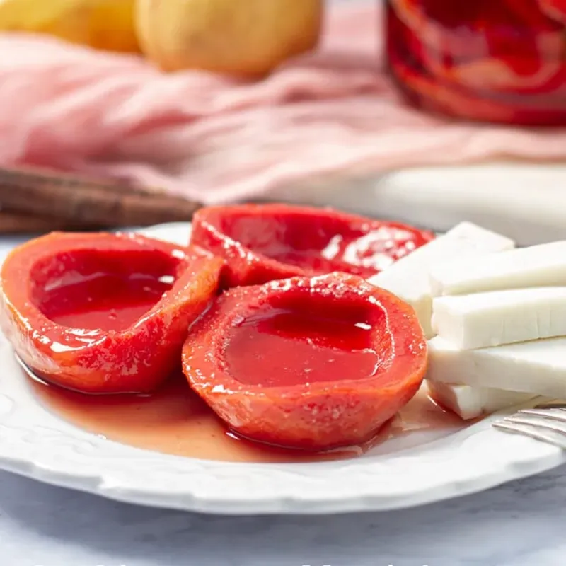 Cascos de Guayaba en rieles de queso 