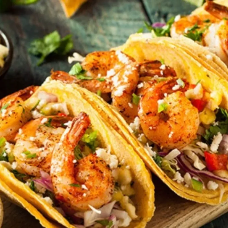 TACOS DE CAMARONES Y VEGETALES 