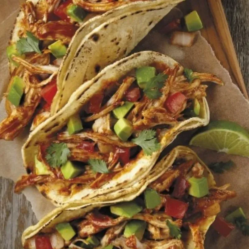 TACOS DE POLLO Y VEGETALES 