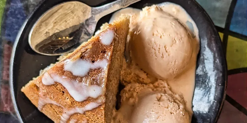 Panetela con helado 