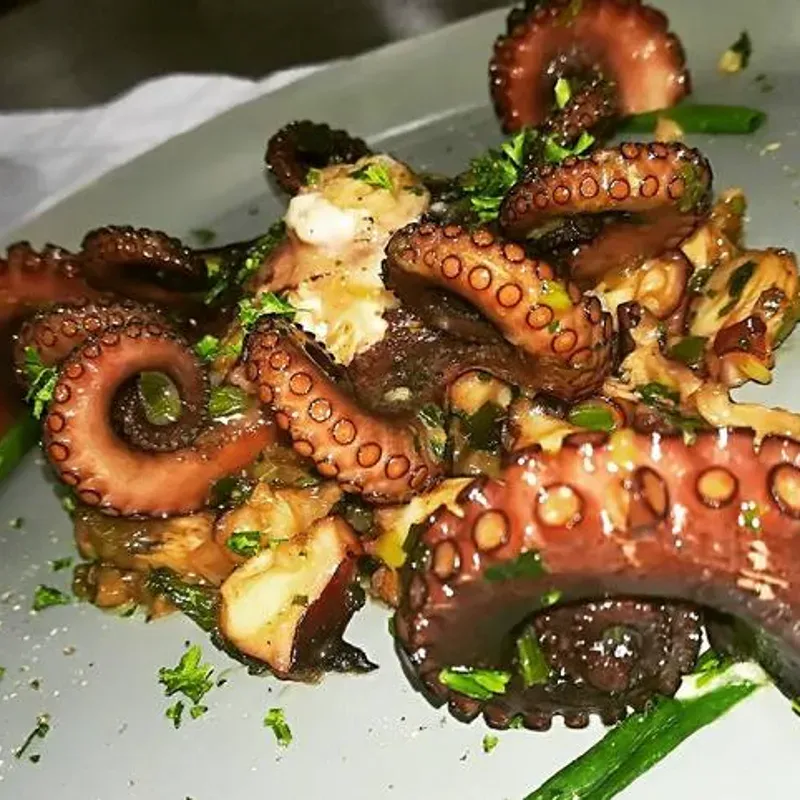 Pulpo al Ajo