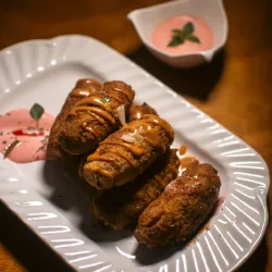 Croquetas de Atún en Salsa Picosa 