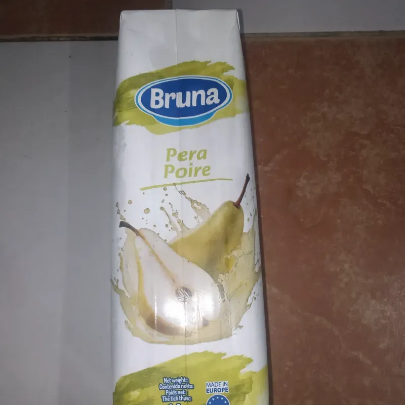 Jugo de caja de Pera 