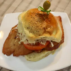 Pan con bistec