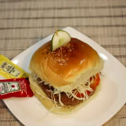 Pan con hamburguesa