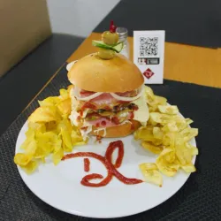 Pan con super hamburguesa DL