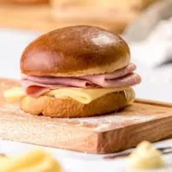 PAN CON AMBURGUESA MIXTA