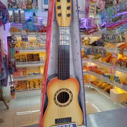 Guitarra grande