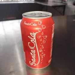 Refresco de cola, naranja y piña 