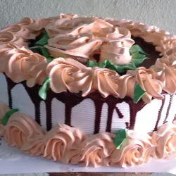 Cake con cobertura de chocolate oscuro