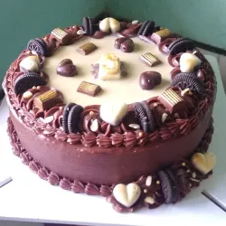 Cake con crema pastelera de chocolate, leche condensada y bombones 