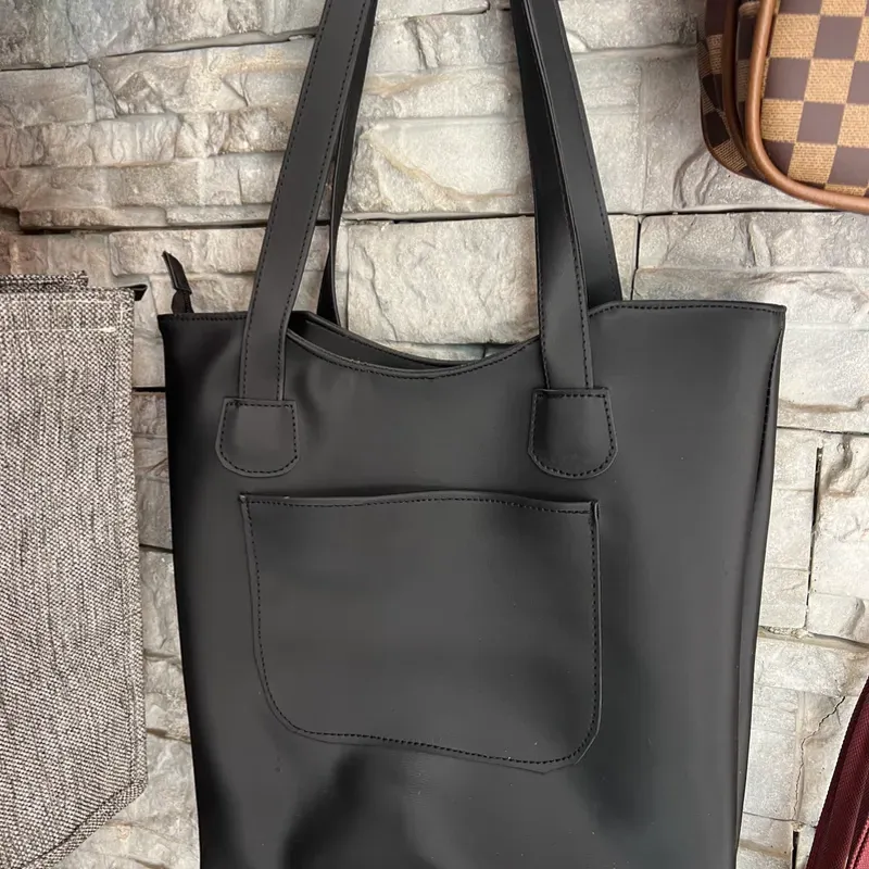 Cartera Mediana de Vinil