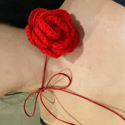 Collar de rosa cuerda/cinta de ceda 