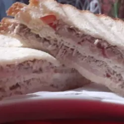 SANDWICH DE ATÚN