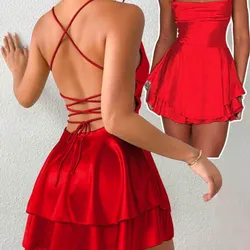 Vestido de satén plisado con espalda descubierta y lazos