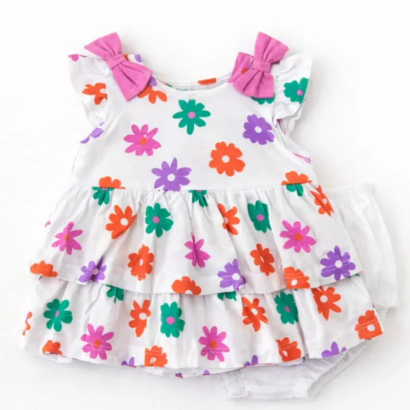 Conjunto Blanco Floral con Vestido y Cubrepañal para Bebé