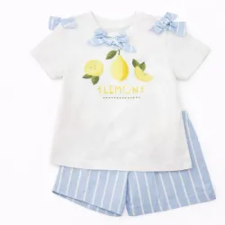 Conjunto Blanco y Celeste con Pullover con Estampado de Limón y Short 