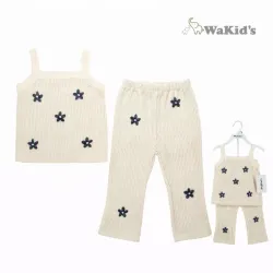 Conjunto de blusa y pantalon beige con flores