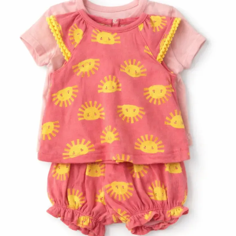 Conjunto Rosa y Coral con Body, Top de Soles y Bloomers para Bebé