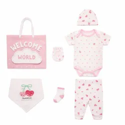 Set Blanco y Rosa con Body, Pantalón, Gorro y Calcetines  para Bebé