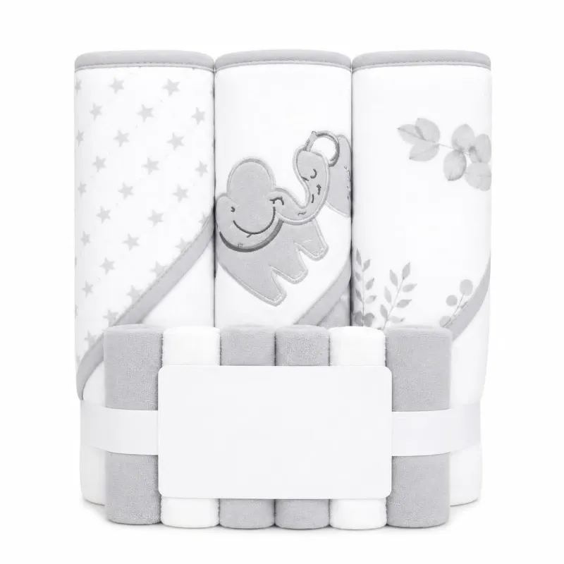 Set de Tres Toallas con Capucha + Seis Toallitas