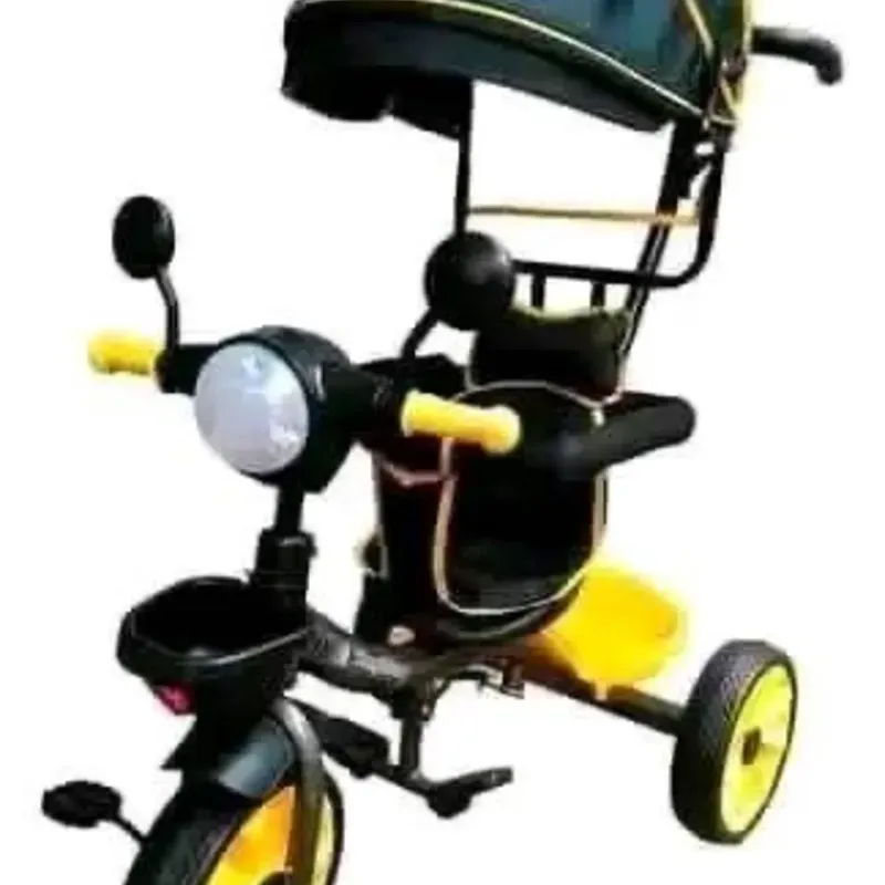 Triciclo con Manija y Capota Color Negro/Amarillo