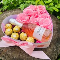 Corazón de rosas y Ferrero 