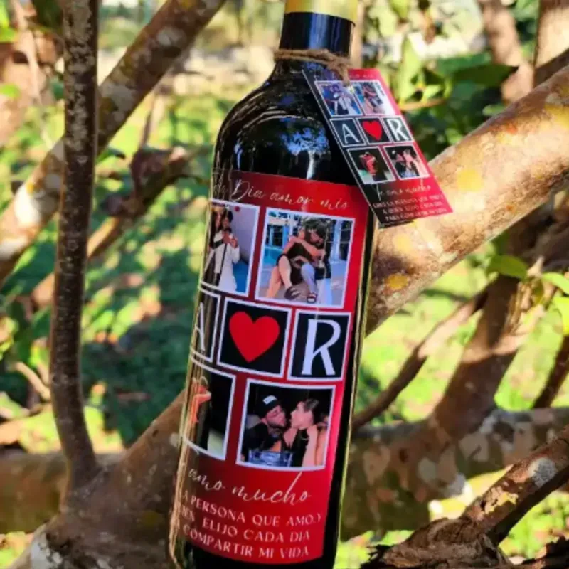 Botella de vino tinto personalizada