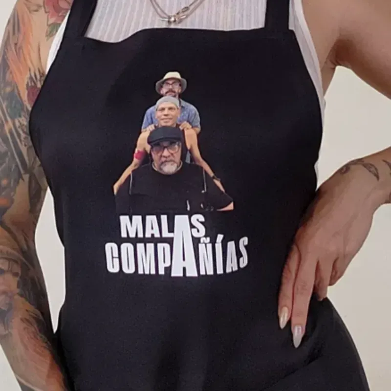 Delantal malas compañias