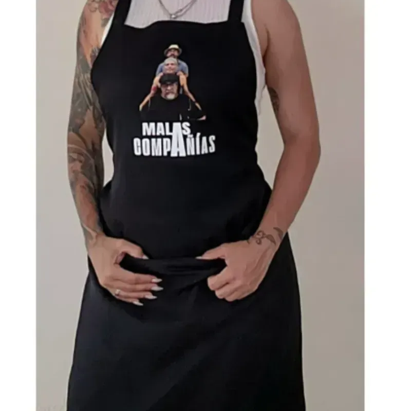 Delantal malas compañias