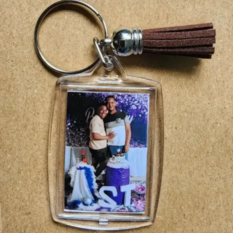 Llavero plástico transparente